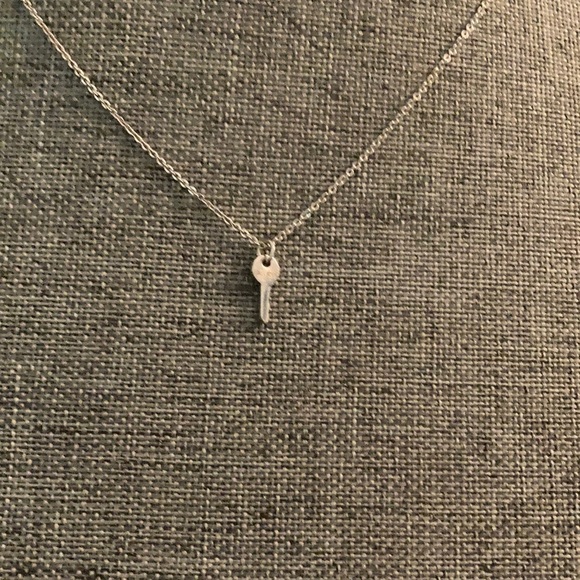 The Given Keys Believe mini key necklace - Picture 2 of 8